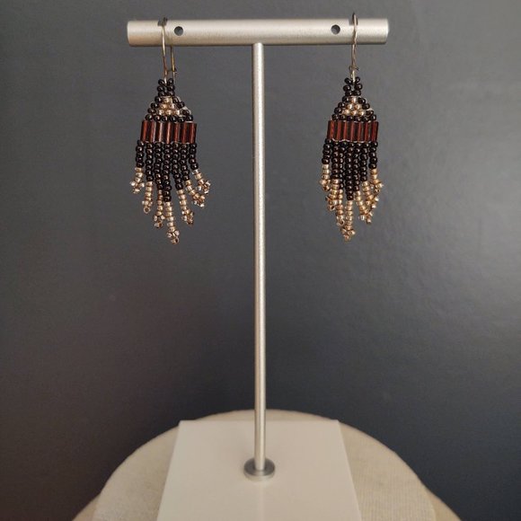 Shades of brown seed and bugle bead earrings - Picture 2 of 7